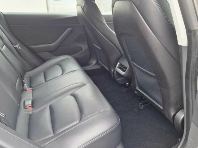 Білий Тесла Модель 3, об'ємом двигуна 0 л та пробігом 142 тис. км за 16900 $, фото 14 на Automoto.ua