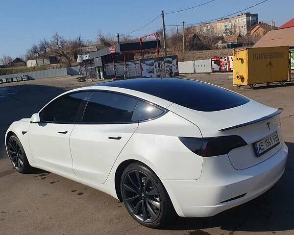Белый Тесла Модель 3, объемом двигателя 0 л и пробегом 60 тыс. км за 17200 $, фото 7 на Automoto.ua