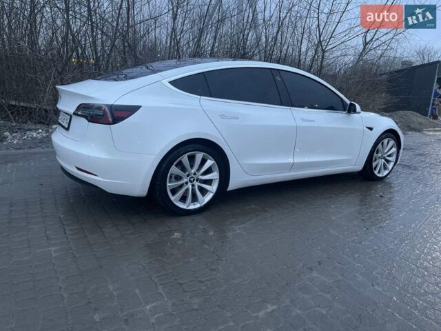 Білий Тесла Модель 3, об'ємом двигуна 0 л та пробігом 101 тис. км за 16000 $, фото 2 на Automoto.ua