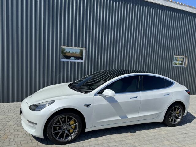 Білий Тесла Модель 3, об'ємом двигуна 0 л та пробігом 121 тис. км за 18400 $, фото 12 на Automoto.ua