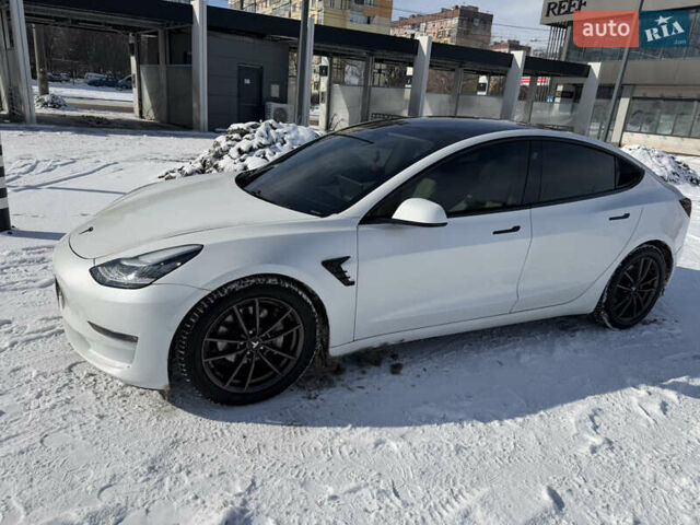 Белый Тесла Модель 3, объемом двигателя 0 л и пробегом 105 тыс. км за 19100 $, фото 7 на Automoto.ua