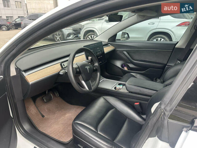 Белый Тесла Модель 3, объемом двигателя 0 л и пробегом 164 тыс. км за 16900 $, фото 10 на Automoto.ua
