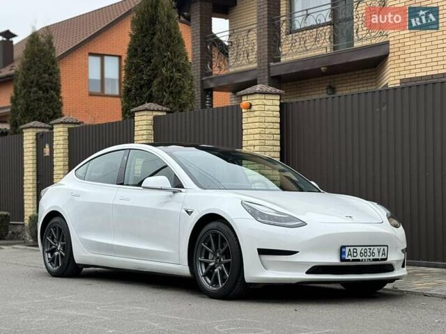 Білий Тесла Модель 3, об'ємом двигуна 0 л та пробігом 60 тис. км за 18500 $, фото 4 на Automoto.ua