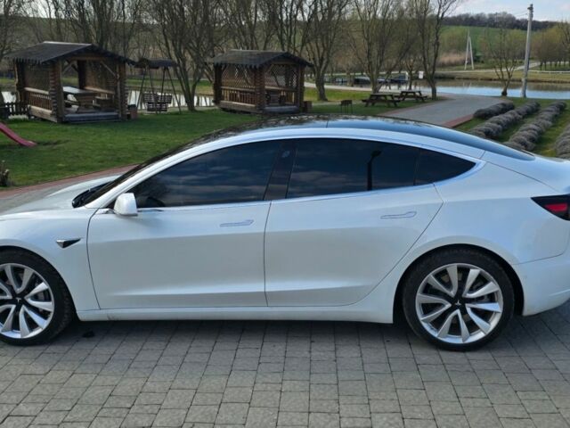 Белый Тесла Модель 3, объемом двигателя 0 л и пробегом 88 тыс. км за 15500 $, фото 1 на Automoto.ua