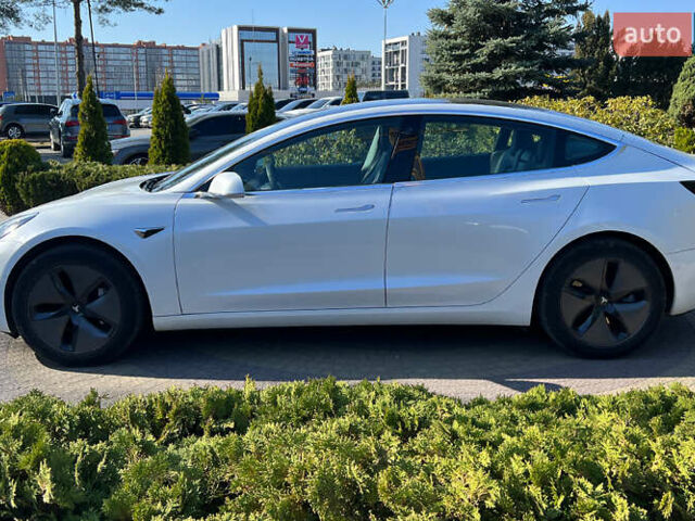 Белый Тесла Модель 3, объемом двигателя 0 л и пробегом 90 тыс. км за 18600 $, фото 3 на Automoto.ua