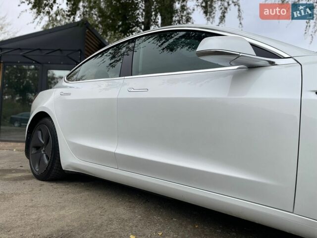 Белый Тесла Модель 3, объемом двигателя 0 л и пробегом 101 тыс. км за 14900 $, фото 19 на Automoto.ua