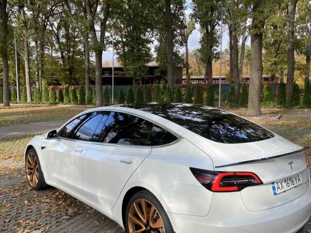 Білий Тесла Модель 3, об'ємом двигуна 0 л та пробігом 55 тис. км за 21800 $, фото 4 на Automoto.ua