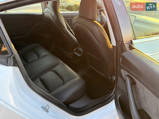 Белый Тесла Модель 3, объемом двигателя 0 л и пробегом 190 тыс. км за 17900 $, фото 21 на Automoto.ua