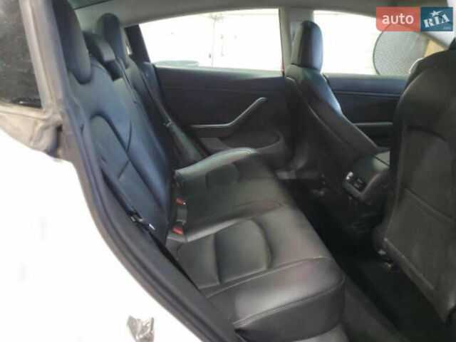 Белый Тесла Модель 3, объемом двигателя 0 л и пробегом 190 тыс. км за 11500 $, фото 9 на Automoto.ua