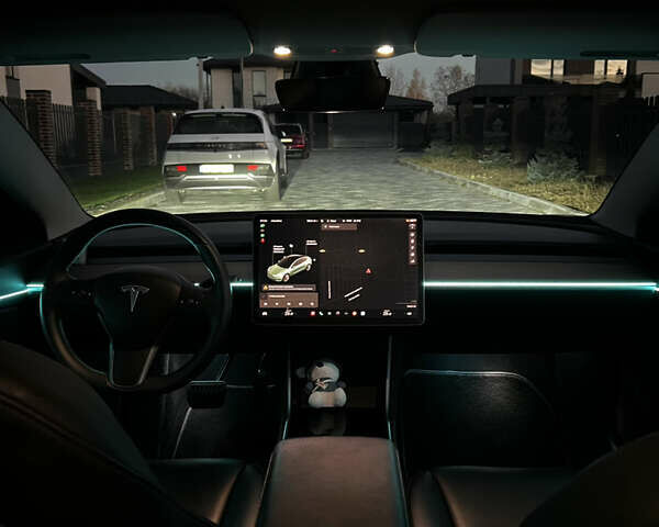 Белый Тесла Модель 3, объемом двигателя 0 л и пробегом 76 тыс. км за 19500 $, фото 7 на Automoto.ua