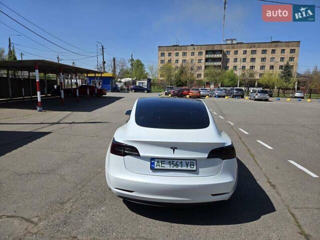 Белый Тесла Модель 3, объемом двигателя 0 л и пробегом 61 тыс. км за 16300 $, фото 5 на Automoto.ua