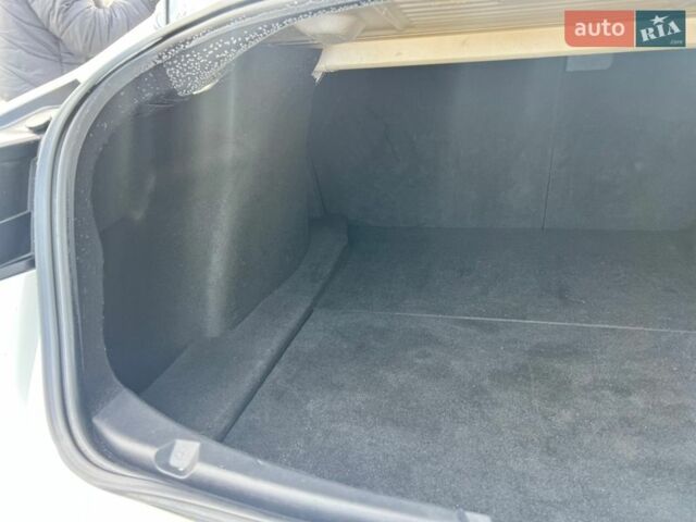 Белый Тесла Модель 3, объемом двигателя 0 л и пробегом 90 тыс. км за 18999 $, фото 39 на Automoto.ua