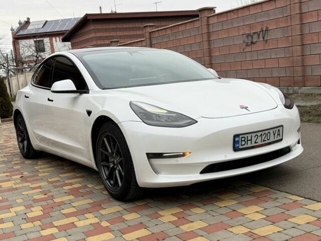 Белый Тесла Модель 3, объемом двигателя 0 л и пробегом 69 тыс. км за 17000 $, фото 2 на Automoto.ua