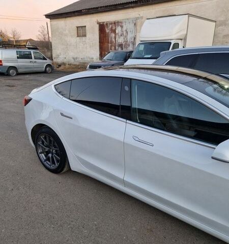 Белый Тесла Модель 3, объемом двигателя 0 л и пробегом 85 тыс. км за 15000 $, фото 6 на Automoto.ua