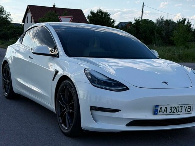 Белый Тесла Модель 3, объемом двигателя 0 л и пробегом 108 тыс. км за 17000 $, фото 1 на Automoto.ua