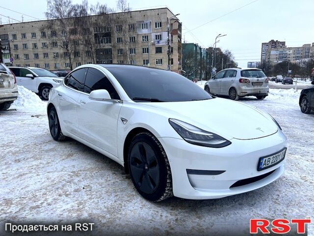Белый Тесла Модель 3, объемом двигателя 0 л и пробегом 10100 тыс. км за 14800 $, фото 1 на Automoto.ua