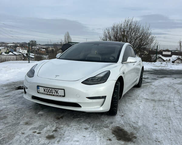 Білий Тесла Модель 3, об'ємом двигуна 0 л та пробігом 79 тис. км за 16200 $, фото 2 на Automoto.ua