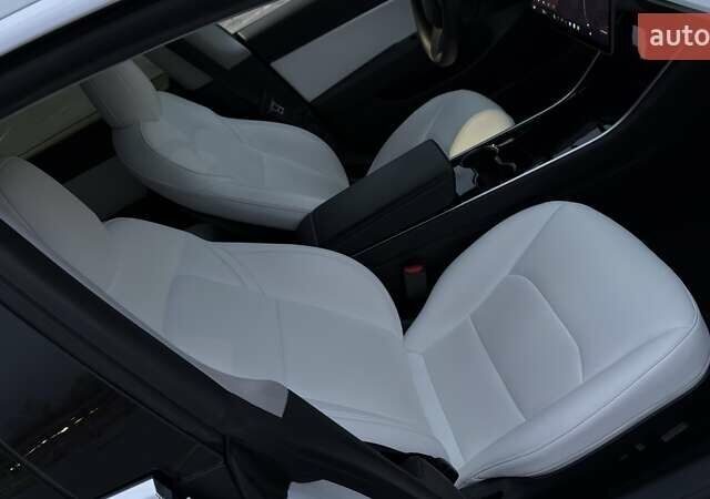 Білий Тесла Модель 3, об'ємом двигуна 0 л та пробігом 160 тис. км за 16000 $, фото 33 на Automoto.ua