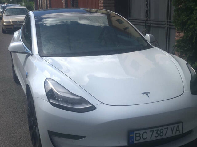 Білий Тесла Модель 3, об'ємом двигуна 0 л та пробігом 195 тис. км за 13700 $, фото 5 на Automoto.ua