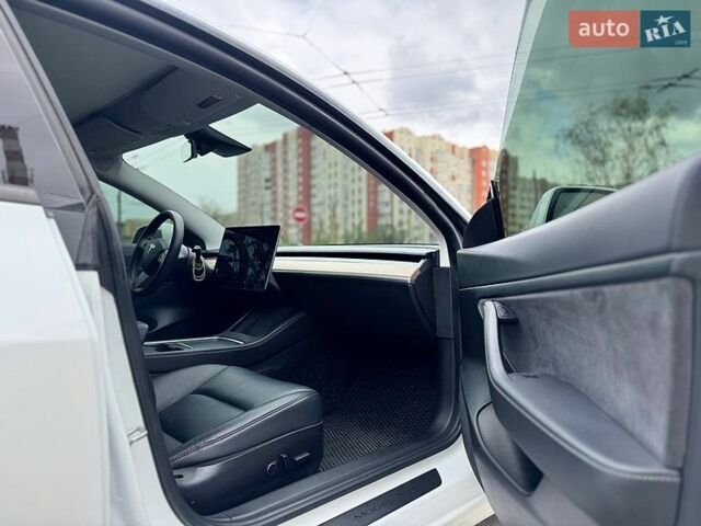 Белый Тесла Модель 3, объемом двигателя 0 л и пробегом 68 тыс. км за 19950 $, фото 11 на Automoto.ua