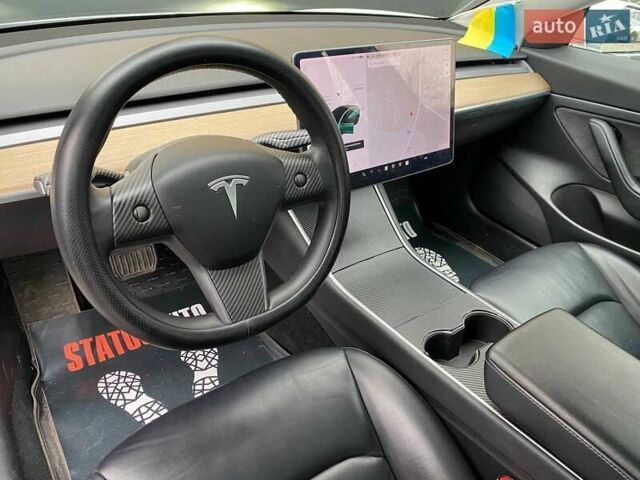 Белый Тесла Модель 3, объемом двигателя 0 л и пробегом 65 тыс. км за 18900 $, фото 12 на Automoto.ua