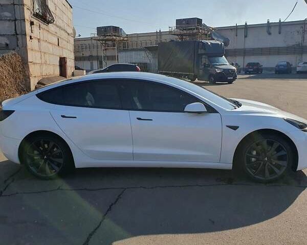 Белый Тесла Модель 3, объемом двигателя 0 л и пробегом 60 тыс. км за 17200 $, фото 4 на Automoto.ua