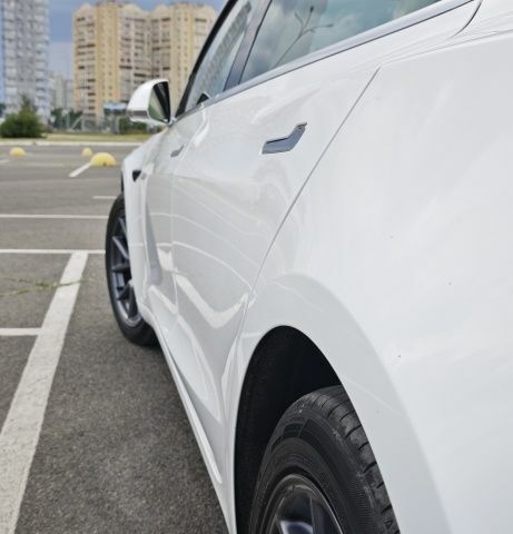 Белый Тесла Модель 3, объемом двигателя 0 л и пробегом 112 тыс. км за 24300 $, фото 9 на Automoto.ua