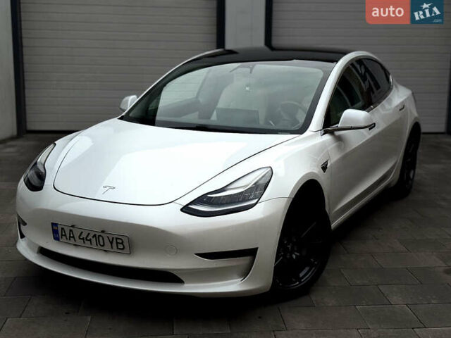 Білий Тесла Модель 3, об'ємом двигуна 0 л та пробігом 67 тис. км за 18600 $, фото 7 на Automoto.ua