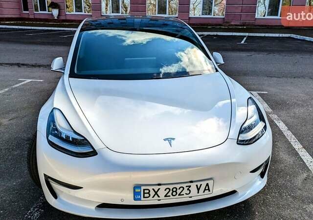 Белый Тесла Модель 3, объемом двигателя 0 л и пробегом 115 тыс. км за 20000 $, фото 7 на Automoto.ua