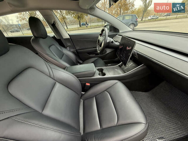 Білий Тесла Модель 3, об'ємом двигуна 0 л та пробігом 73 тис. км за 23850 $, фото 15 на Automoto.ua