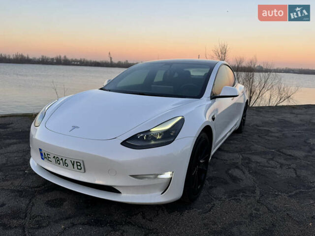 Білий Тесла Модель 3, об'ємом двигуна 0 л та пробігом 56 тис. км за 19150 $, фото 1 на Automoto.ua