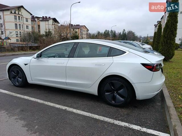 Білий Тесла Модель 3, об'ємом двигуна 0 л та пробігом 112 тис. км за 18500 $, фото 4 на Automoto.ua
