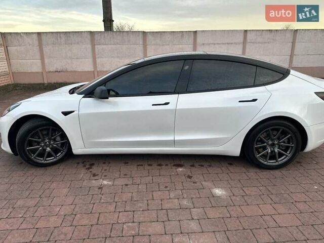 Белый Тесла Модель 3, объемом двигателя 0 л и пробегом 206 тыс. км за 16900 $, фото 5 на Automoto.ua