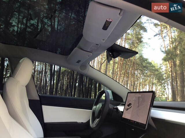 Белый Тесла Модель 3, объемом двигателя 0 л и пробегом 70 тыс. км за 20300 $, фото 32 на Automoto.ua
