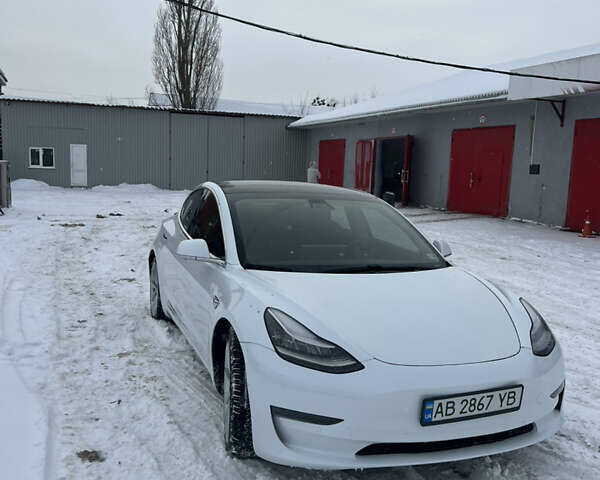 Білий Тесла Модель 3, об'ємом двигуна 0 л та пробігом 111 тис. км за 14500 $, фото 3 на Automoto.ua