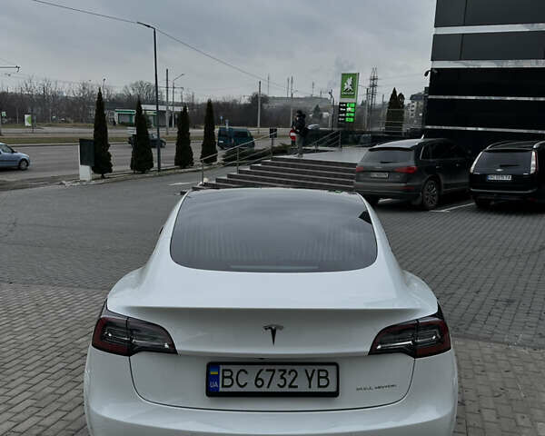 Білий Тесла Модель 3, об'ємом двигуна 0 л та пробігом 91 тис. км за 18500 $, фото 4 на Automoto.ua