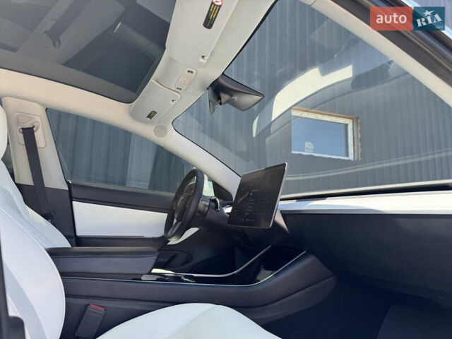 Белый Тесла Модель 3, объемом двигателя 0 л и пробегом 121 тыс. км за 18400 $, фото 62 на Automoto.ua