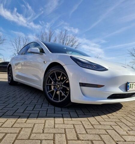 Белый Тесла Модель 3, объемом двигателя 0 л и пробегом 85 тыс. км за 15000 $, фото 51 на Automoto.ua