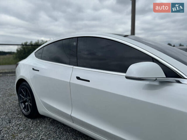 Білий Тесла Модель 3, об'ємом двигуна 0 л та пробігом 120 тис. км за 17500 $, фото 6 на Automoto.ua
