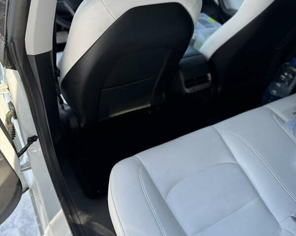 Білий Тесла Модель 3, об'ємом двигуна 0 л та пробігом 143 тис. км за 23000 $, фото 6 на Automoto.ua