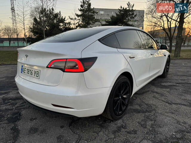 Білий Тесла Модель 3, об'ємом двигуна 0 л та пробігом 56 тис. км за 19150 $, фото 9 на Automoto.ua