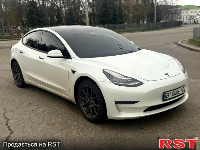 Белый Тесла Модель 3, объемом двигателя 0.32 л и пробегом 200 тыс. км за 18900 $, фото 2 на Automoto.ua