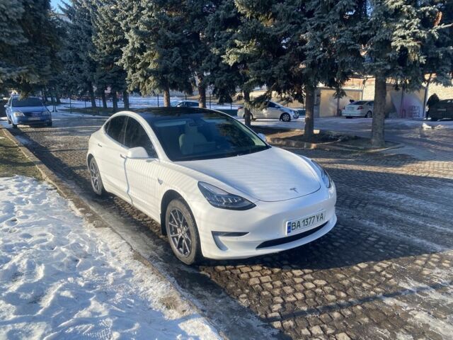 Белый Тесла Модель 3, объемом двигателя 0 л и пробегом 138 тыс. км за 15900 $, фото 3 на Automoto.ua