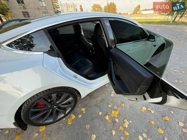 Белый Тесла Модель 3, объемом двигателя 0 л и пробегом 146 тыс. км за 18700 $, фото 8 на Automoto.ua