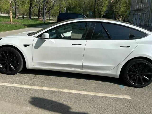 Белый Тесла Модель 3, объемом двигателя 0 л и пробегом 42 тыс. км за 14100 $, фото 6 на Automoto.ua