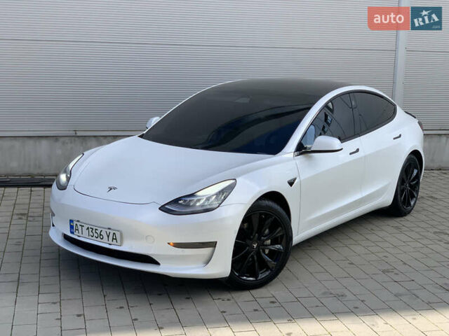 Тесла Модель 3 2020 у Івано-Франківську на Automoto.ua Білий Тесла Модель 3, об'ємом двигуна 0 л та пробігом 145 тис. км за 14850 $, фото 42 на Automoto.ua