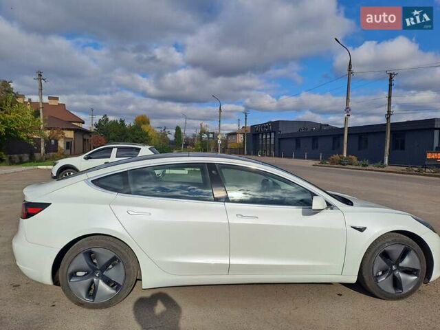 Білий Тесла Модель 3, об'ємом двигуна 0 л та пробігом 81 тис. км за 16500 $, фото 4 на Automoto.ua