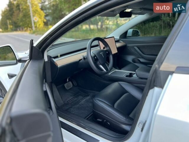 Білий Тесла Модель 3, об'ємом двигуна 0 л та пробігом 20 тис. км за 18200 $, фото 33 на Automoto.ua