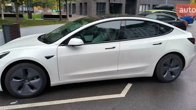 Білий Тесла Модель 3, об'ємом двигуна 0 л та пробігом 55 тис. км за 23800 $, фото 1 на Automoto.ua