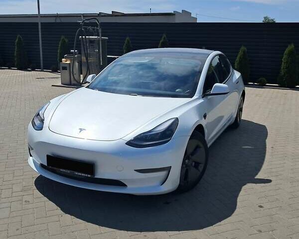 Тесла Модель 3 2020 в Ивано-Франковске на Automoto.ua Белый Тесла Модель 3, объемом двигателя 0 л и пробегом 105 тыс. км за 20950 $, фото 9 на Automoto.ua